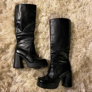1990s Chunky Heel Boots